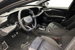 musta Audi S6 e-tron 2025 kuva 6.