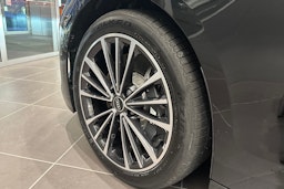 musta Audi S6 e-tron 2025 kuva 10.