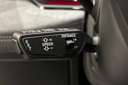 musta Audi S6 e-tron 2025 kuva 11.