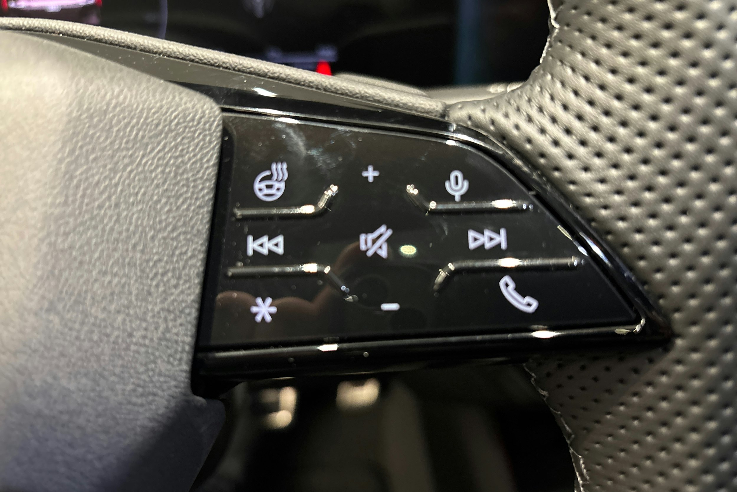 musta Audi S6 e-tron 2025 kuva 13.