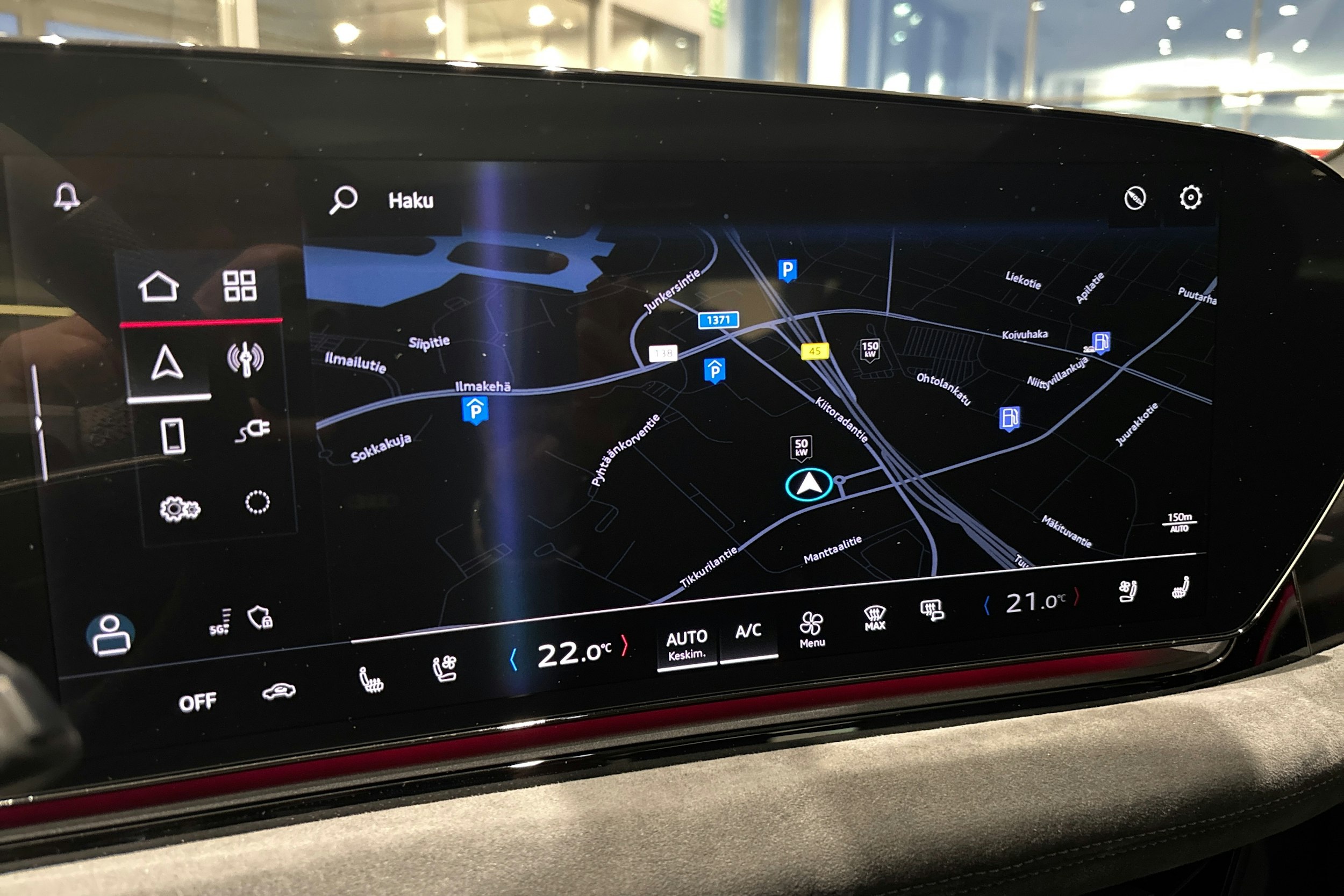 musta Audi S6 e-tron 2025 kuva 14.