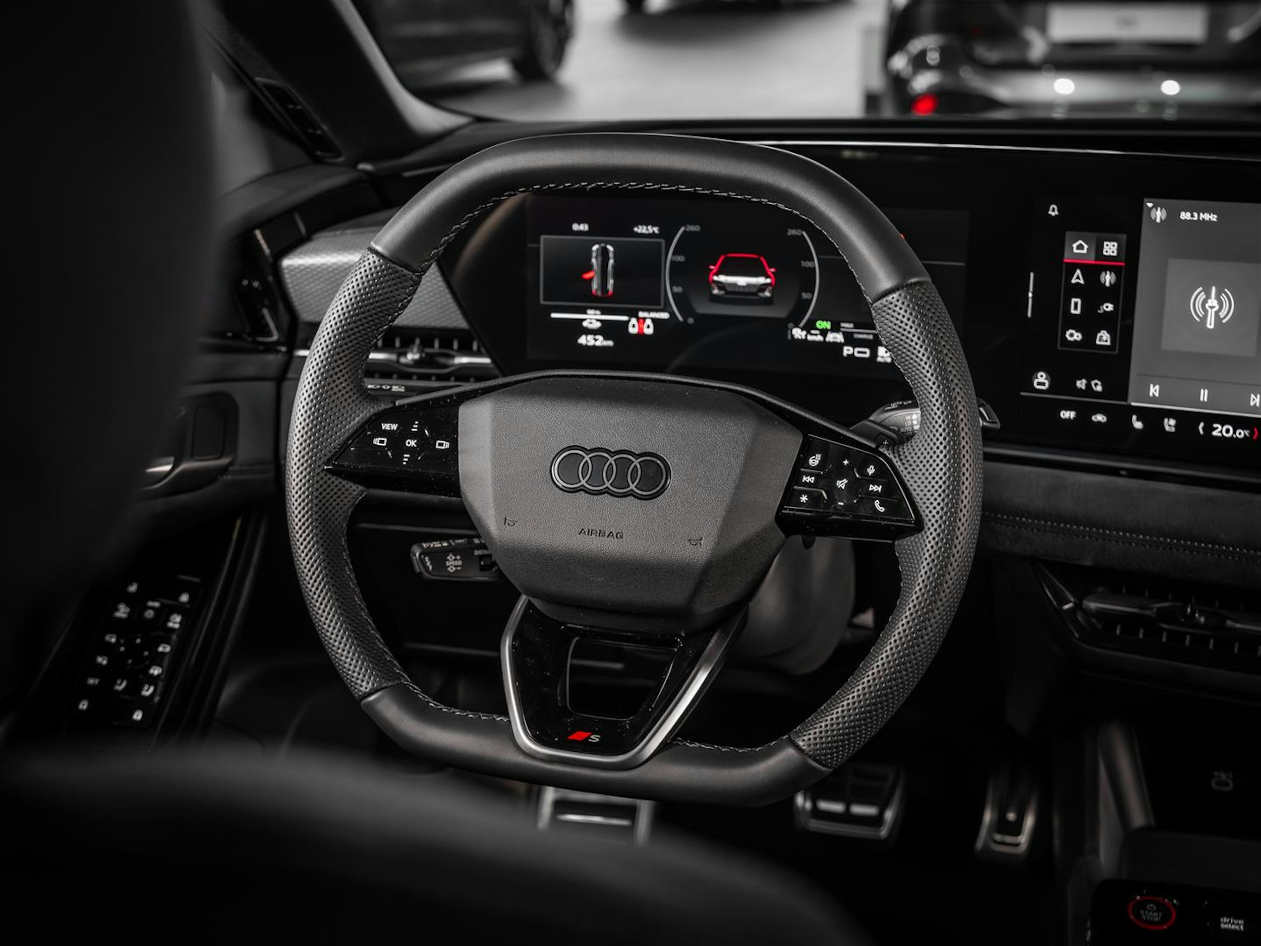 musta Audi S6 e-tron 2025 kuva 16.