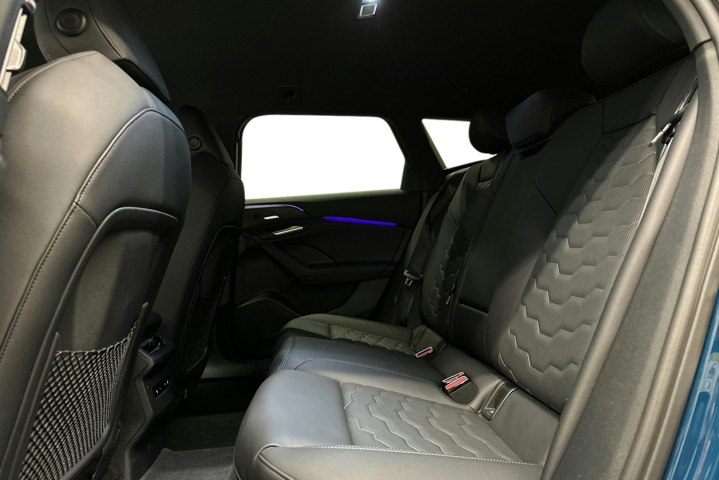 sininen Audi S6 e-tron 2025 kuva 10.