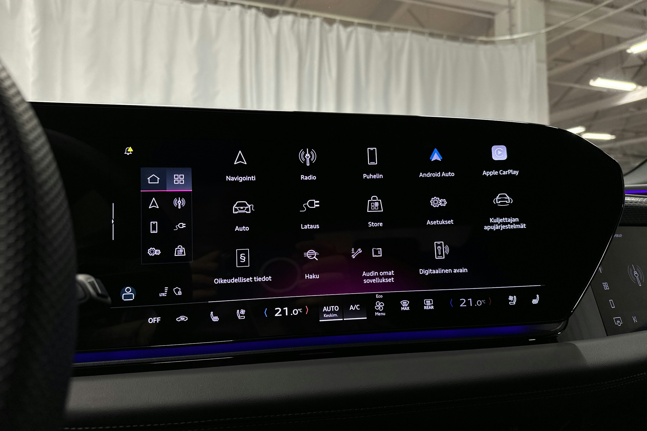 sininen Audi S6 e-tron 2025 kuva 20.