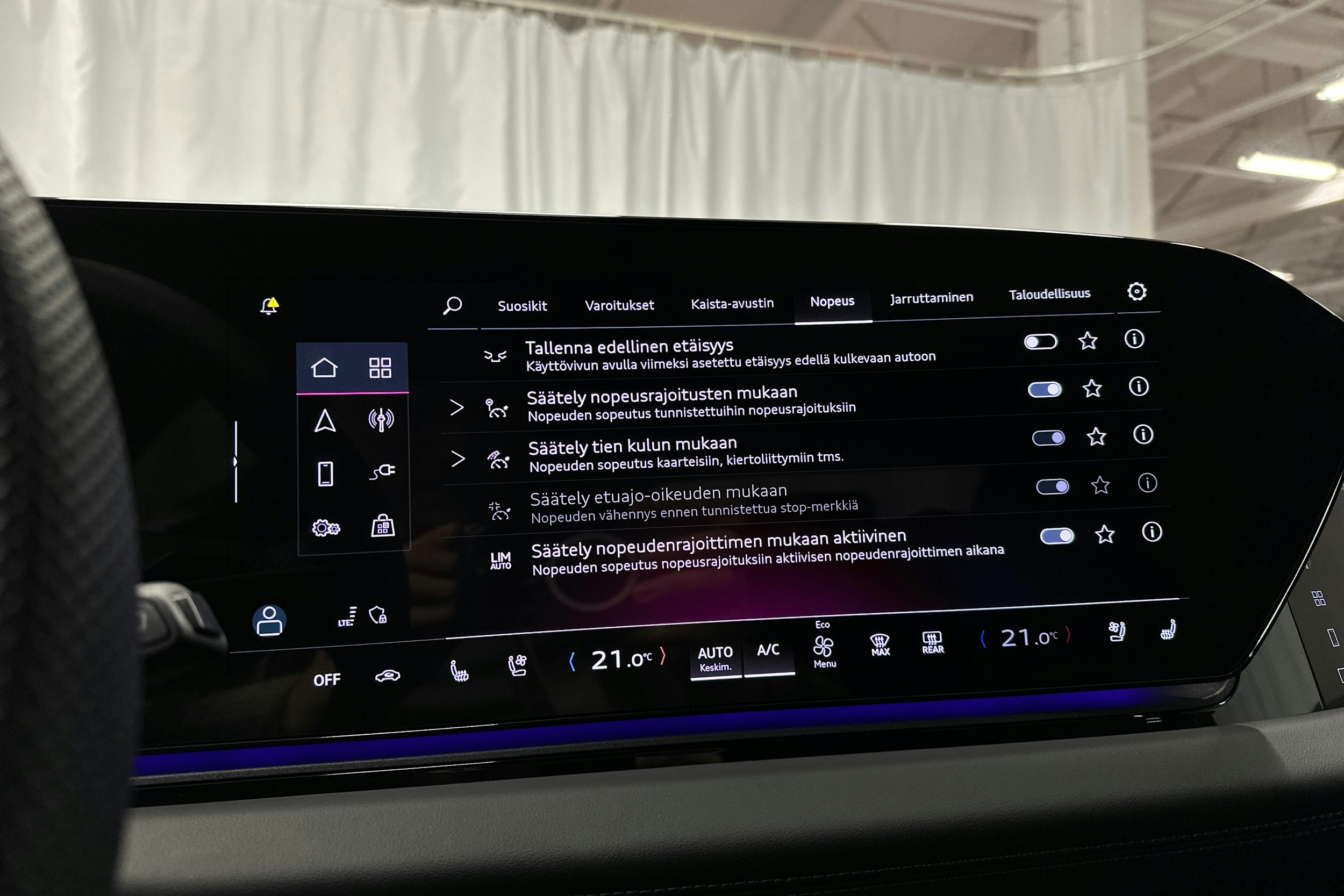 sininen Audi S6 e-tron 2025 kuva 24.