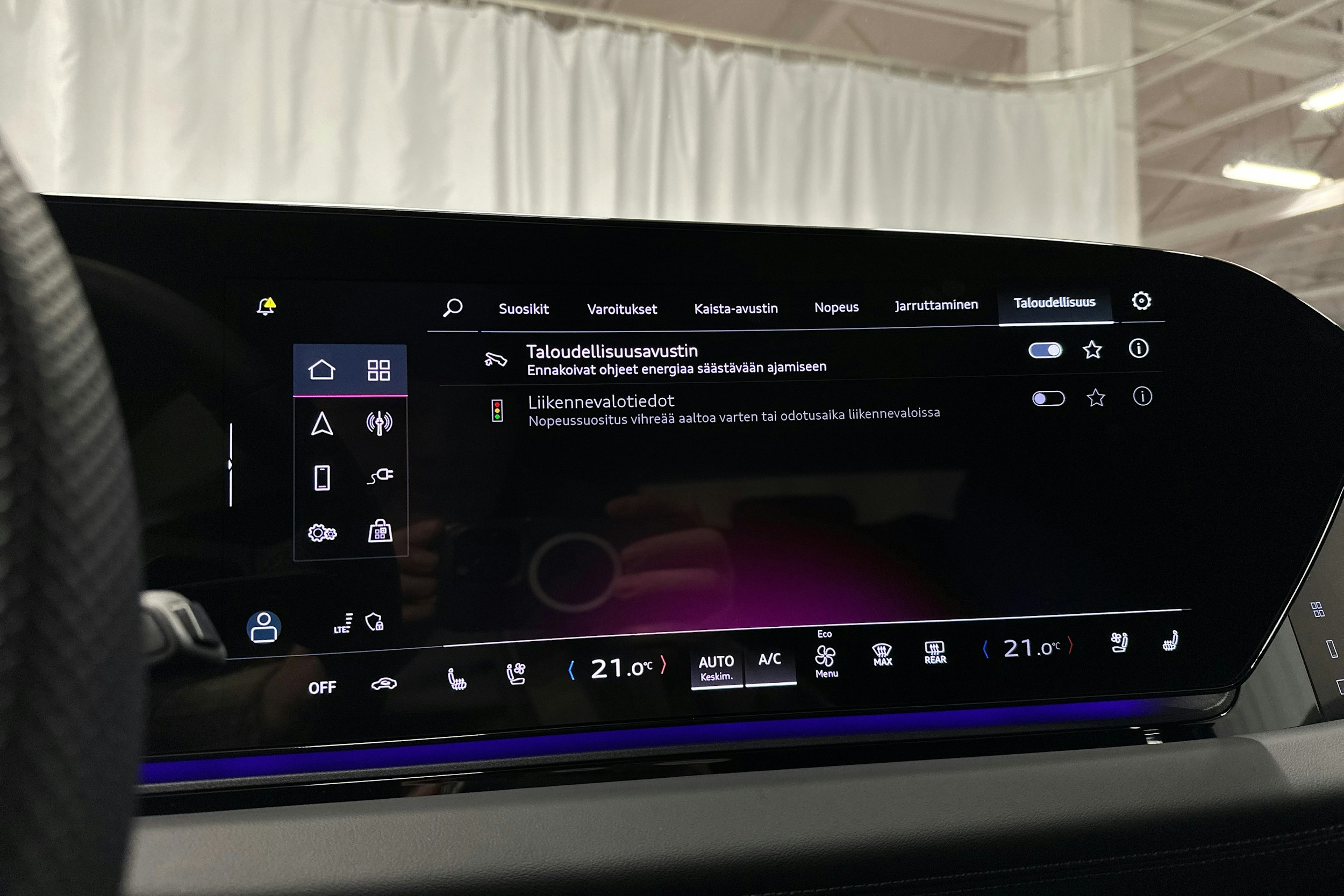 sininen Audi S6 e-tron 2025 kuva 26.