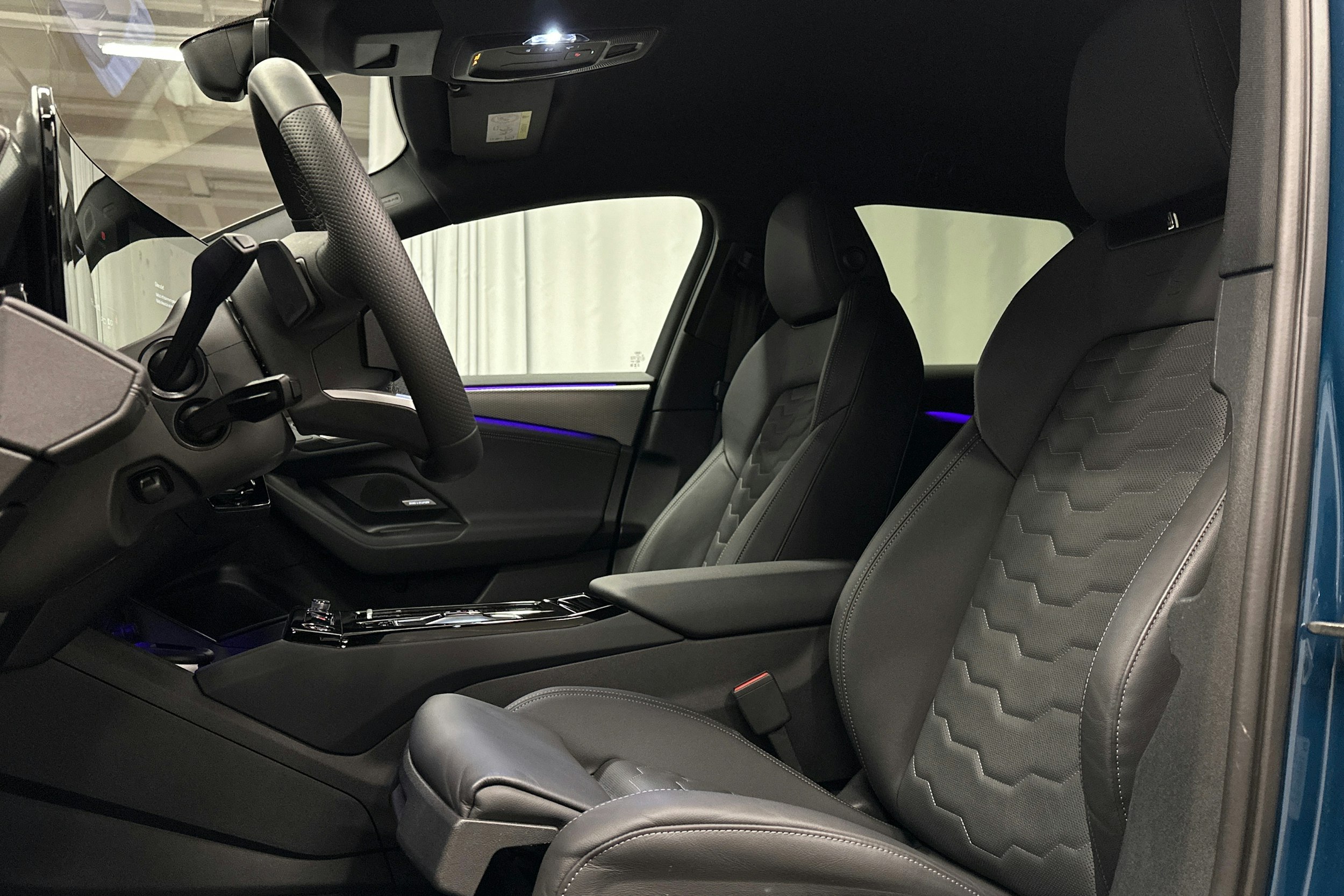 sininen Audi S6 e-tron 2025 kuva 36.