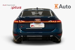 sininen Audi S6 e-tron 2025 kuva 3.