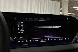 sininen Audi S6 e-tron 2025 kuva 23.