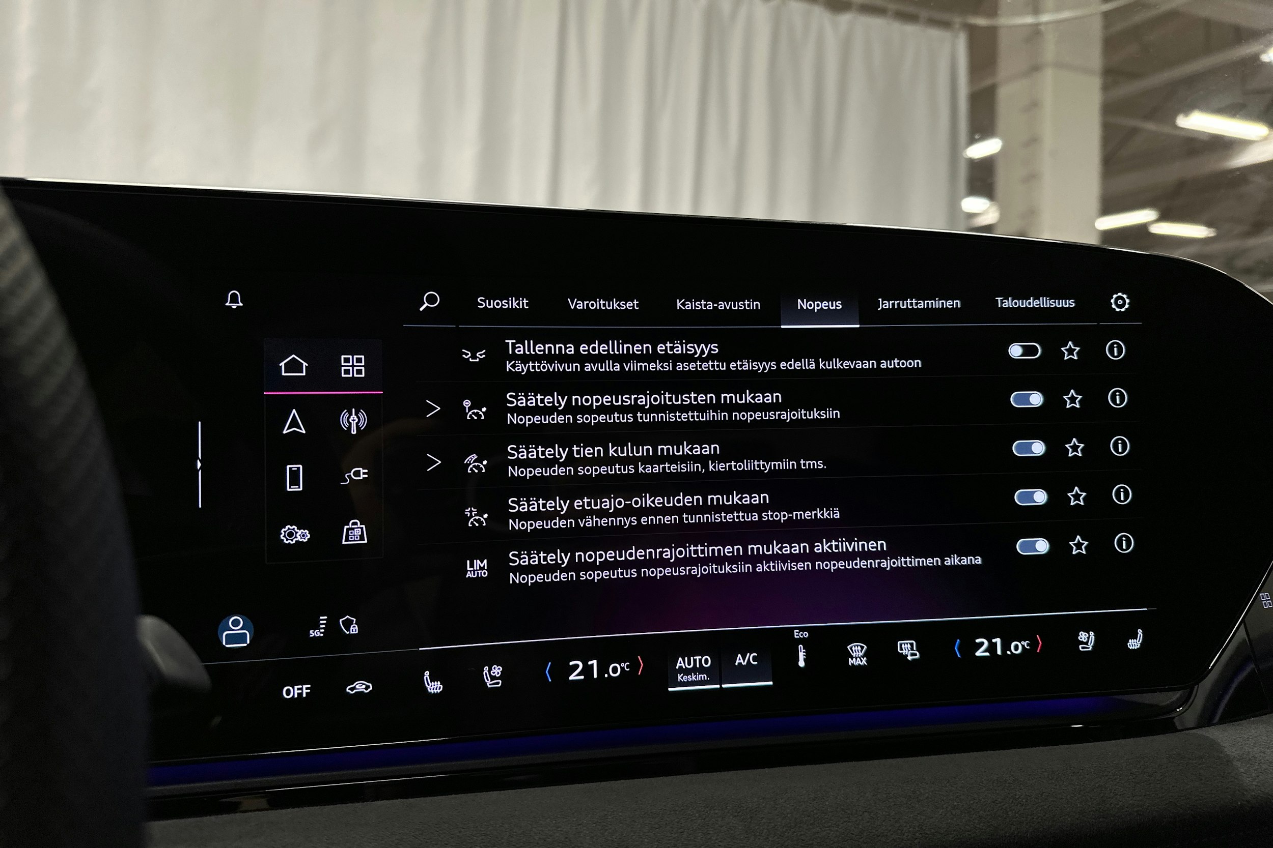 sininen Audi S6 e-tron 2025 kuva 27.