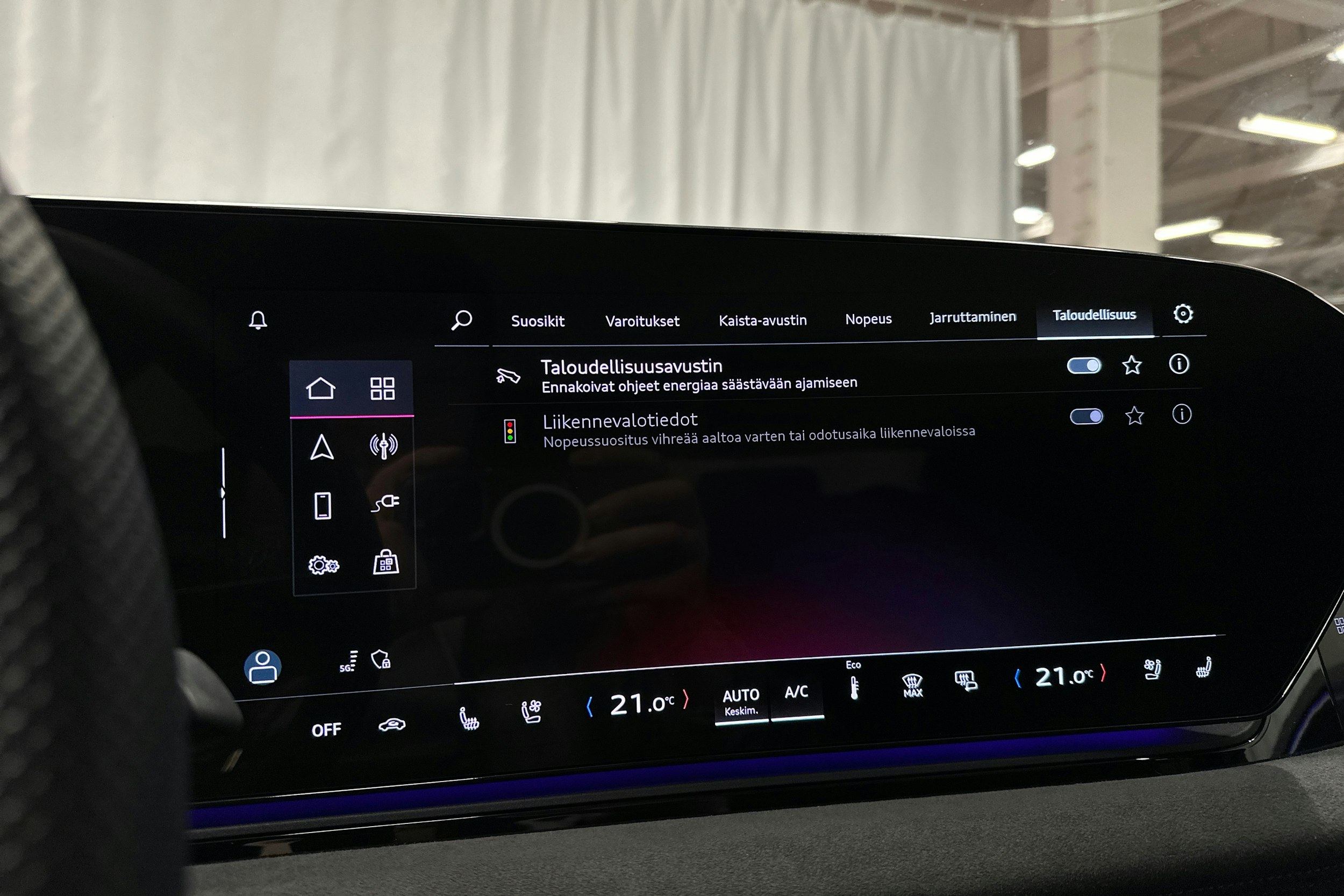 sininen Audi S6 e-tron 2025 kuva 29.