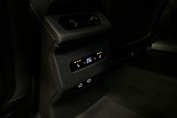 sininen Audi S6 e-tron 2025 kuva 37.