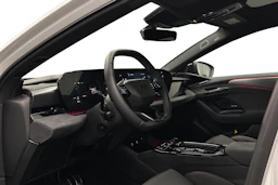 valkoinen Audi S6 e-tron 2025 kuva 6.