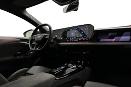 valkoinen Audi S6 e-tron 2025 kuva 7.