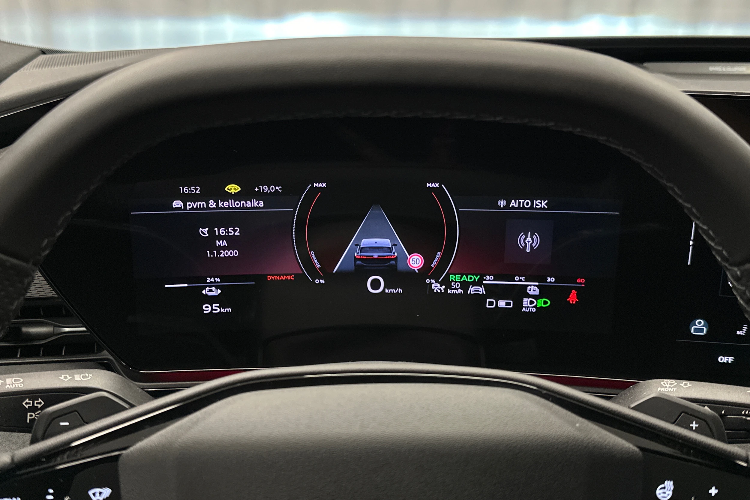 valkoinen Audi S6 e-tron 2025 kuva 13.