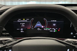 valkoinen Audi S6 e-tron 2025 kuva 13.