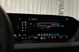 valkoinen Audi S6 e-tron 2025 kuva 17.