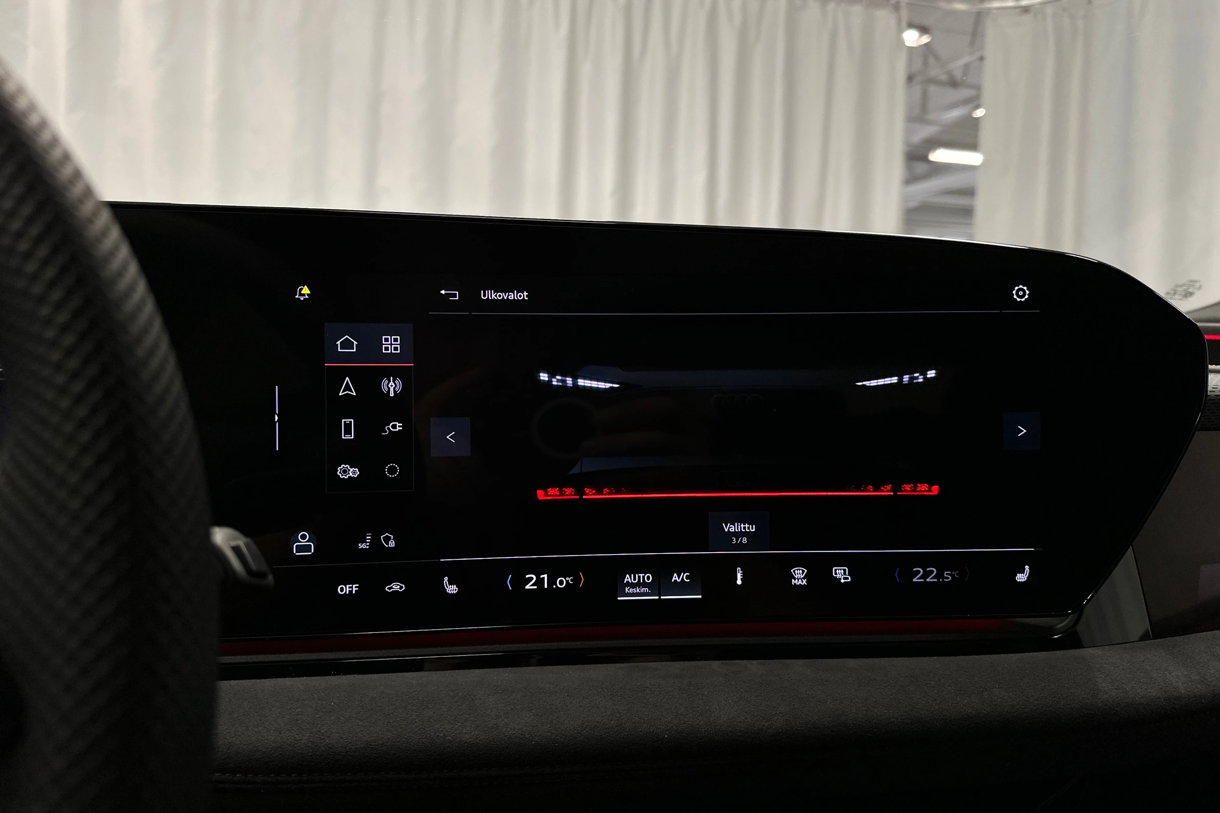 valkoinen Audi S6 e-tron 2025 kuva 18.