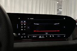 valkoinen Audi S6 e-tron 2025 kuva 18.