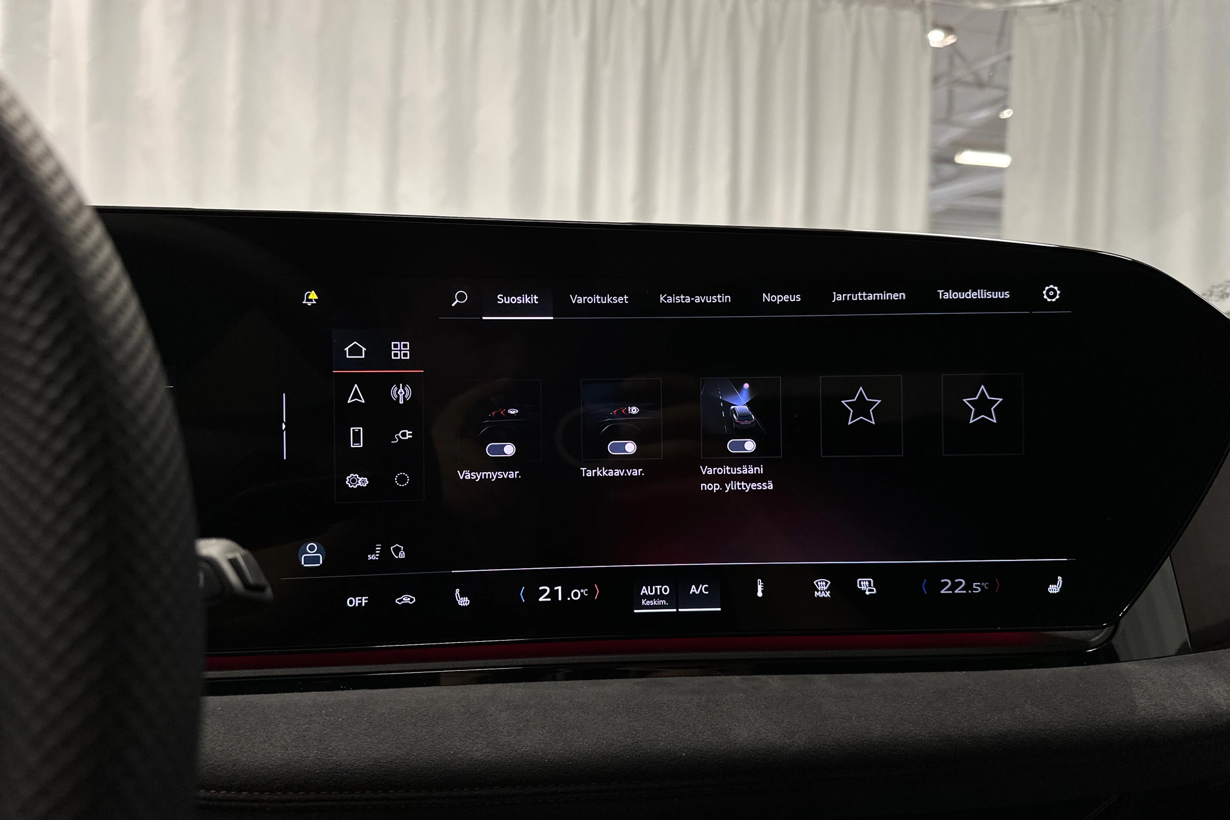 valkoinen Audi S6 e-tron 2025 kuva 19.