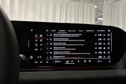 valkoinen Audi S6 e-tron 2025 kuva 20.