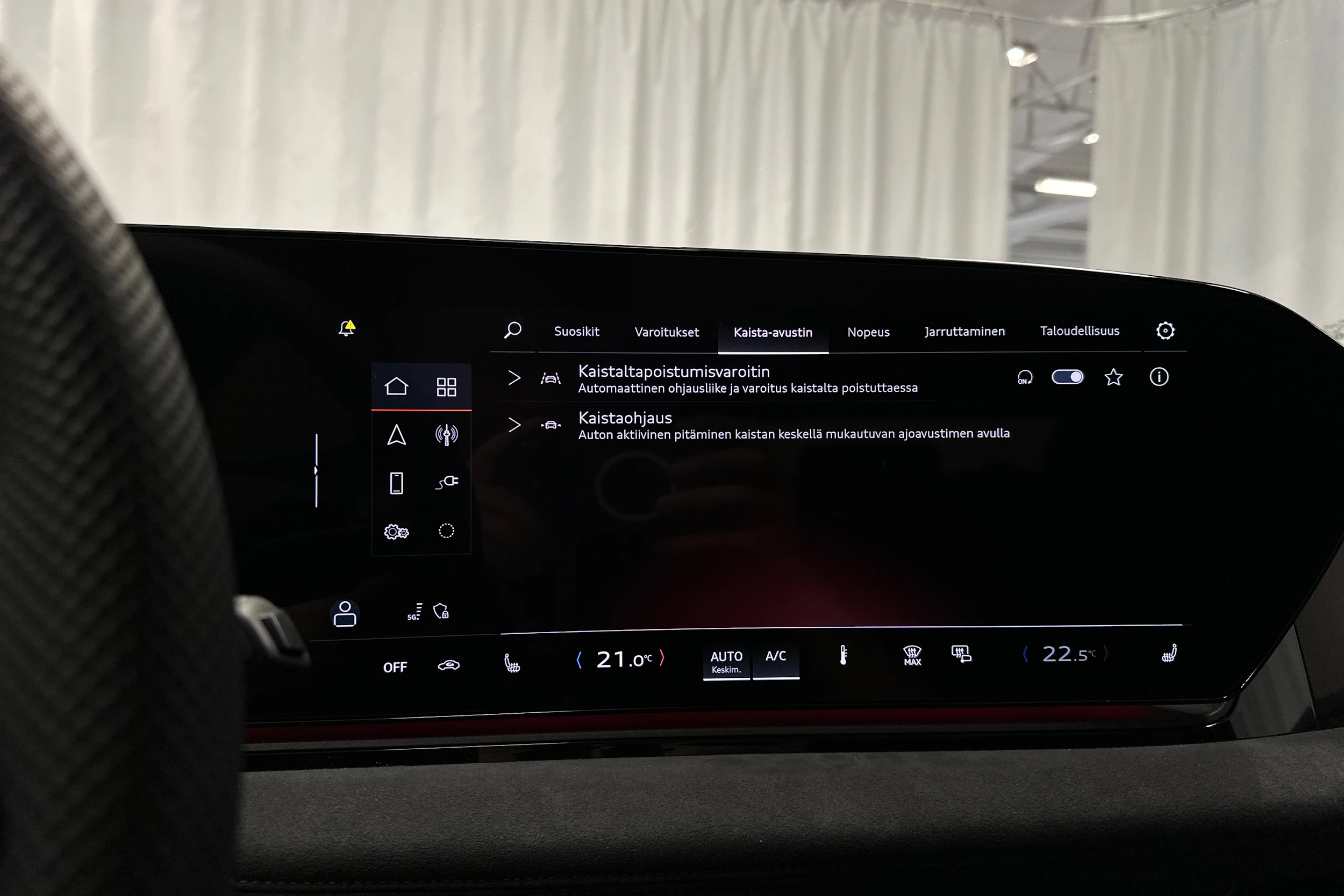 valkoinen Audi S6 e-tron 2025 kuva 21.