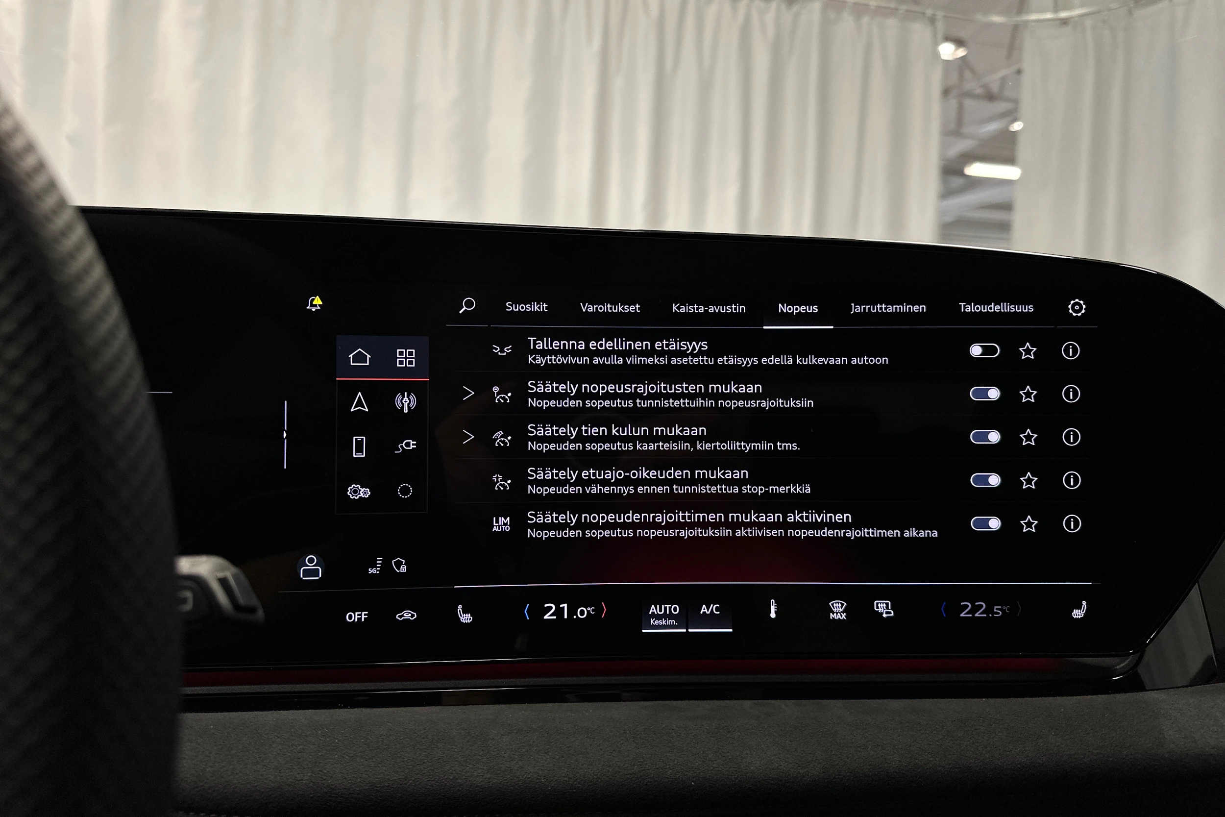 valkoinen Audi S6 e-tron 2025 kuva 22.