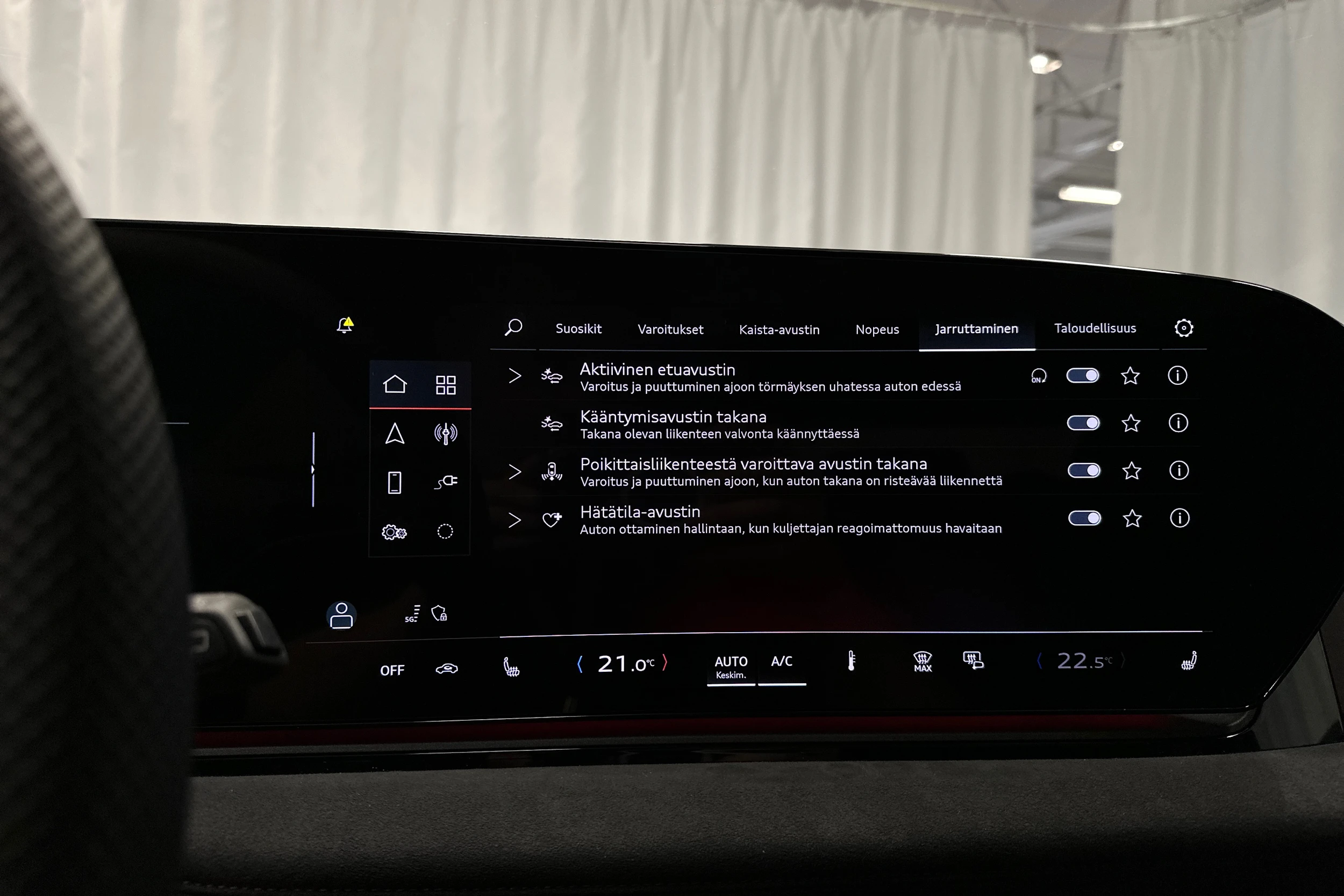 valkoinen Audi S6 e-tron 2025 kuva 23.