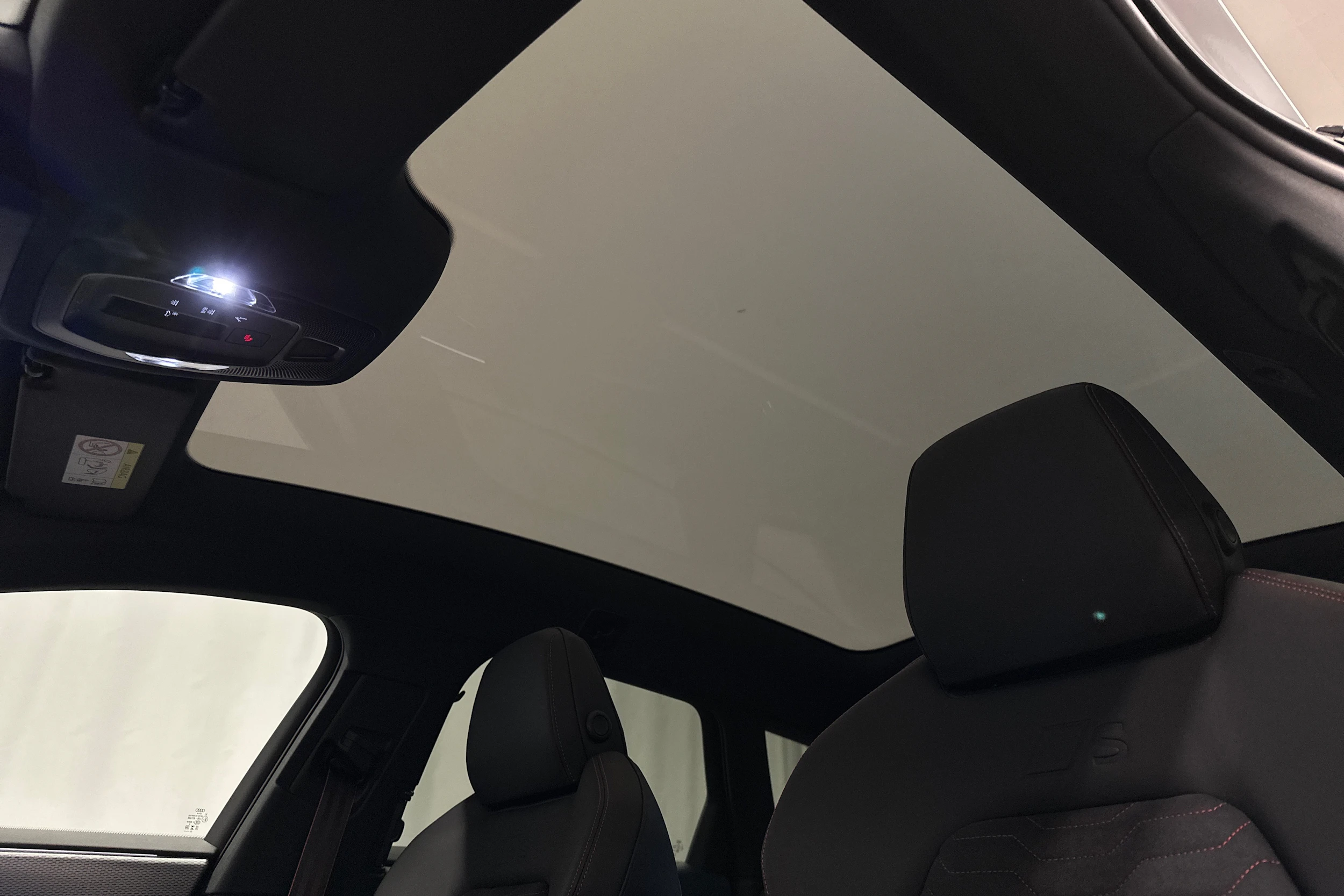 valkoinen Audi S6 e-tron 2025 kuva 30.