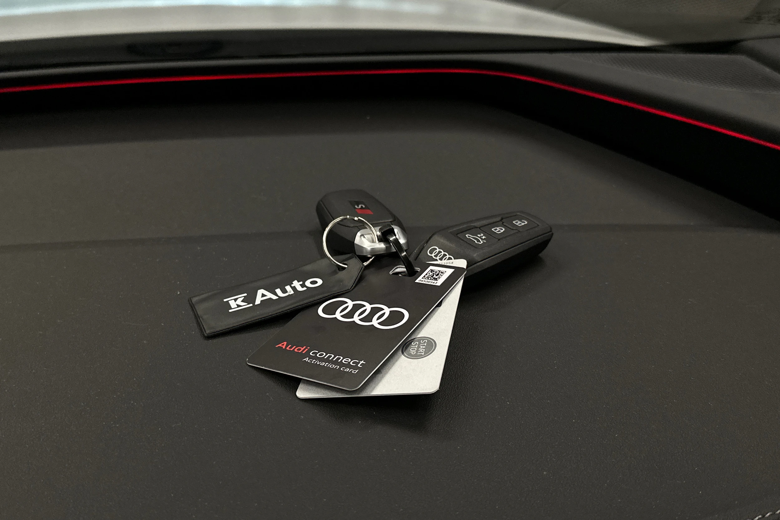 valkoinen Audi S6 e-tron 2025 kuva 35.
