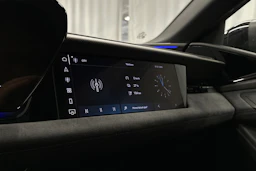 keltainen Audi S6 e-tron 2025 kuva 22.