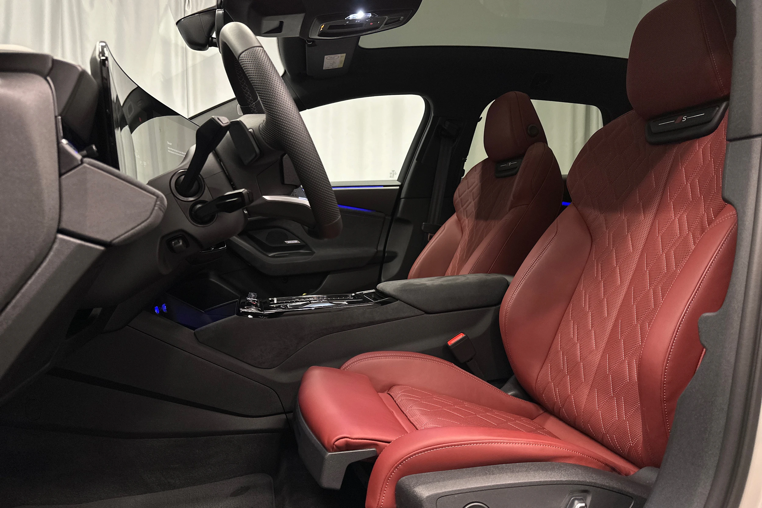 keltainen Audi S6 e-tron 2025 kuva 25.