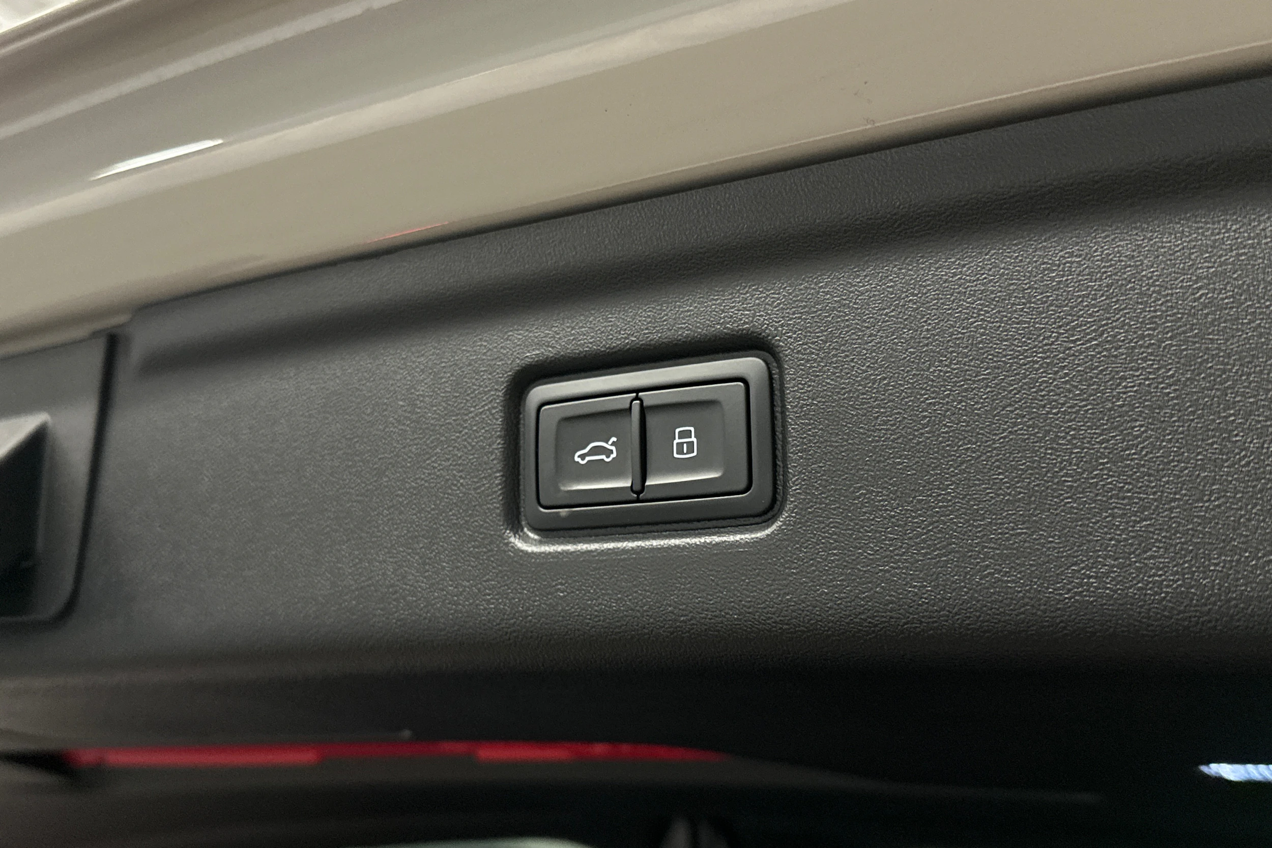 keltainen Audi S6 e-tron 2025 kuva 30.