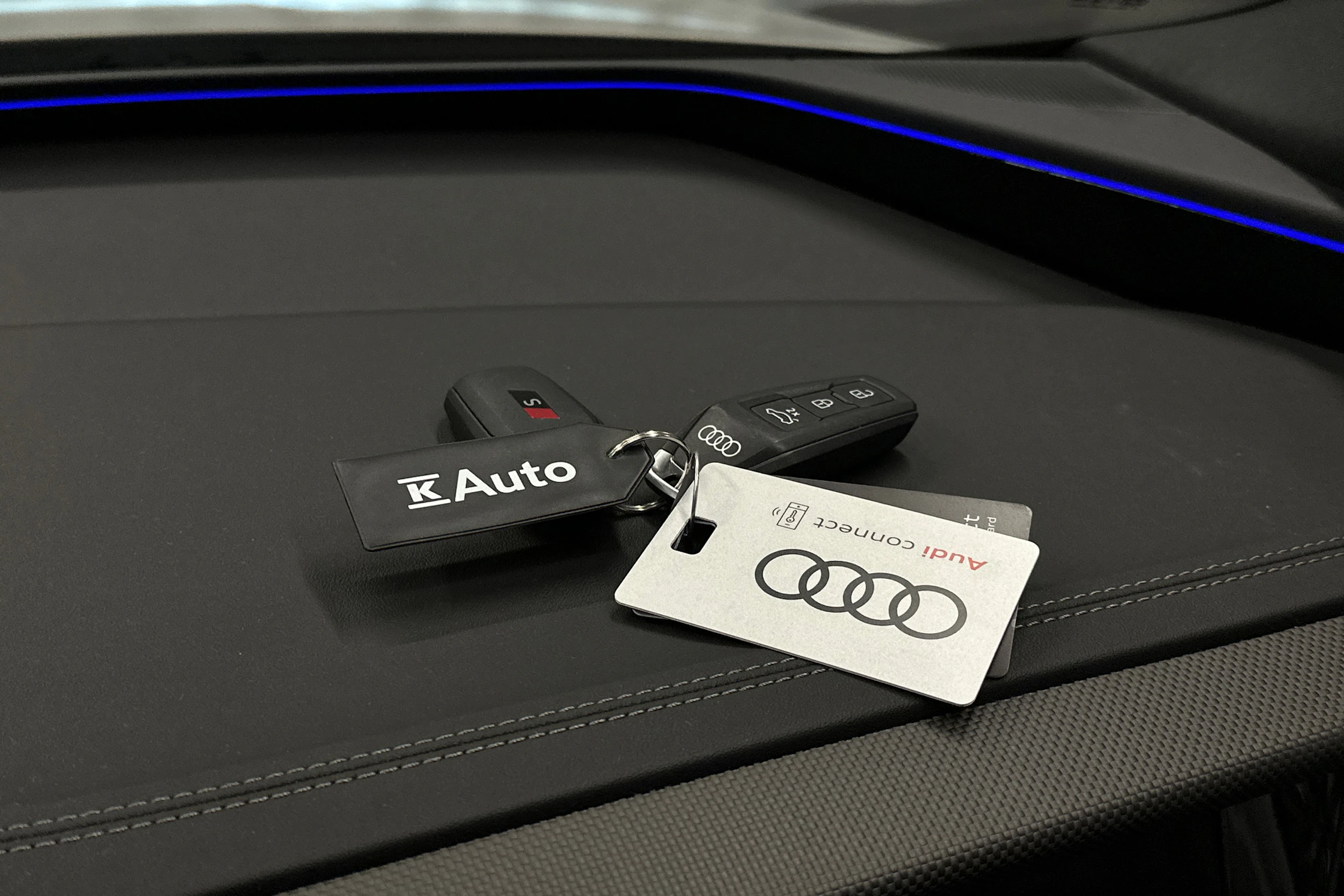 keltainen Audi S6 e-tron 2025 kuva 32.