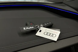 keltainen Audi S6 e-tron 2025 kuva 32.