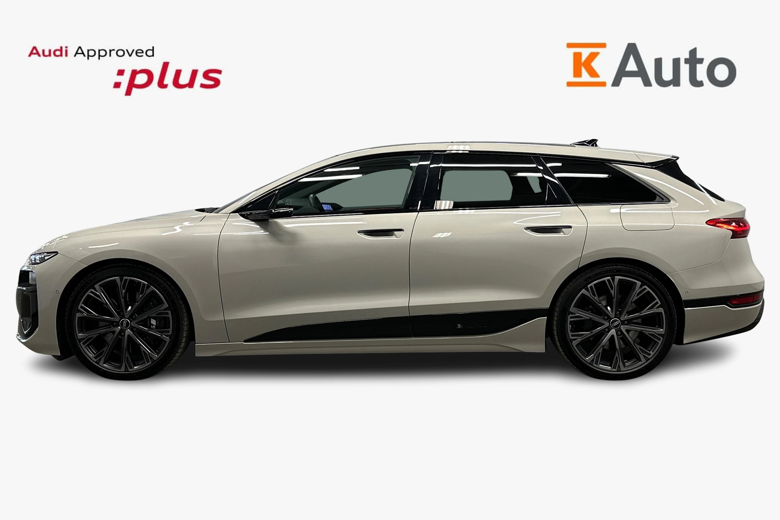 beige Audi S6 e-tron 2025 kuva 5.