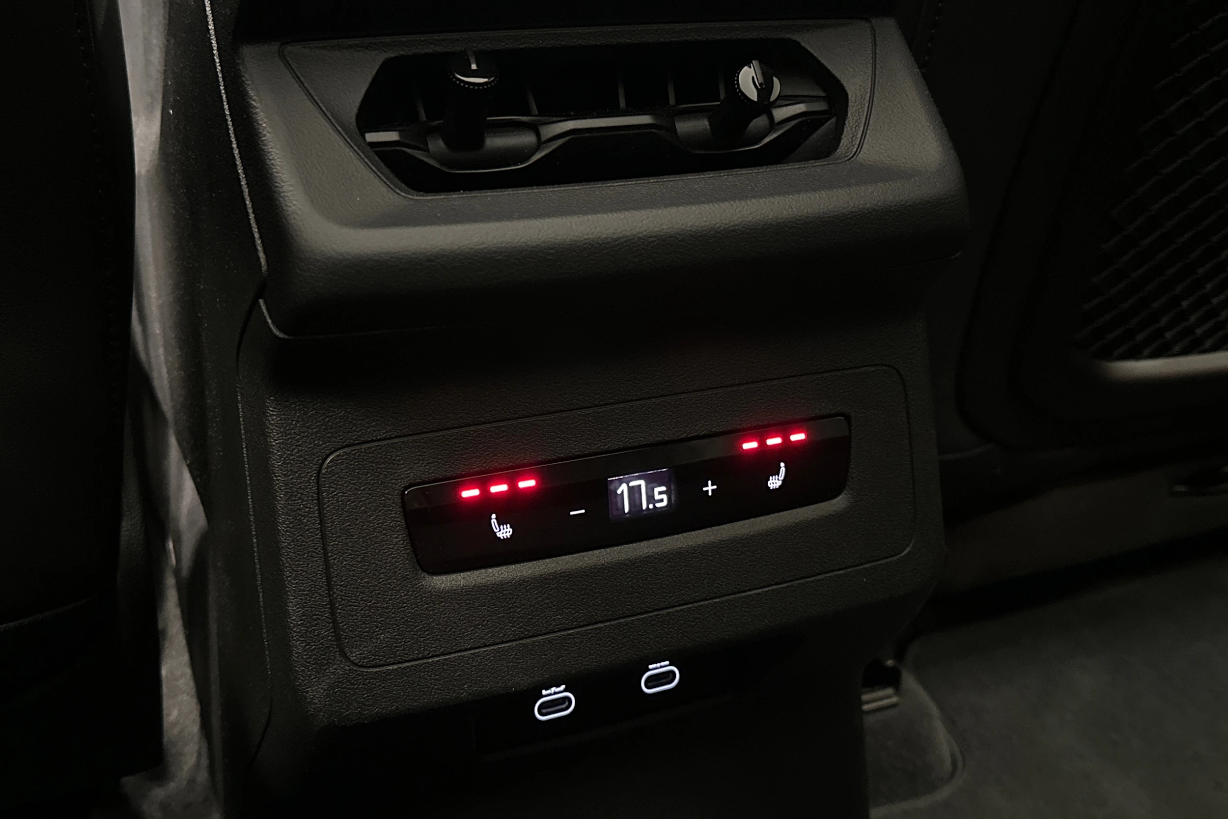beige Audi S6 e-tron 2025 kuva 13.