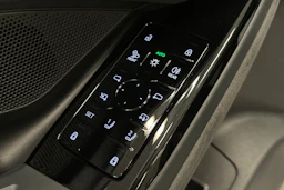 beige Audi S6 e-tron 2025 kuva 16.