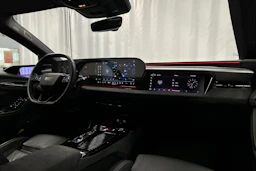 beige Audi S6 e-tron 2025 kuva 18.