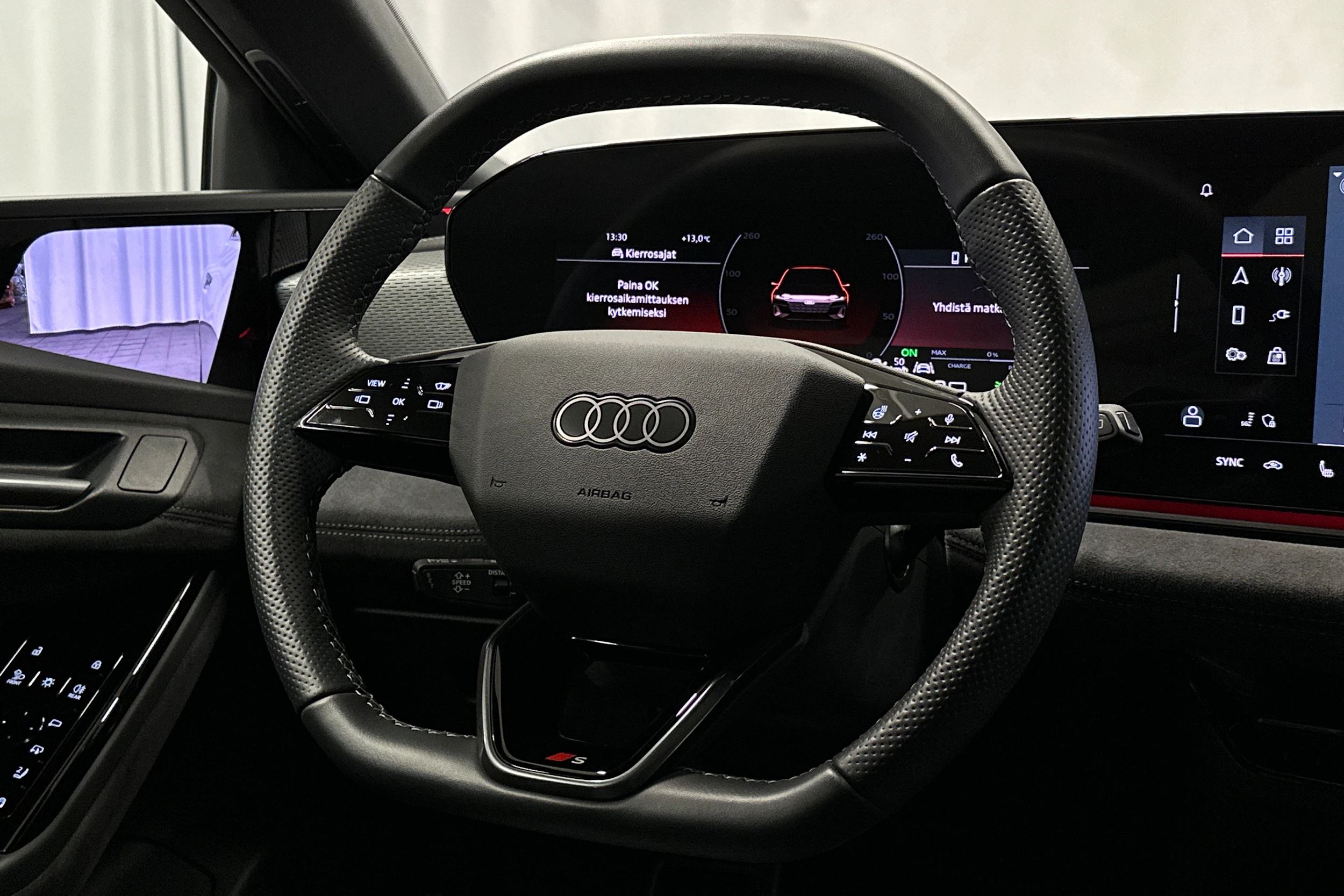 beige Audi S6 e-tron 2025 kuva 19.