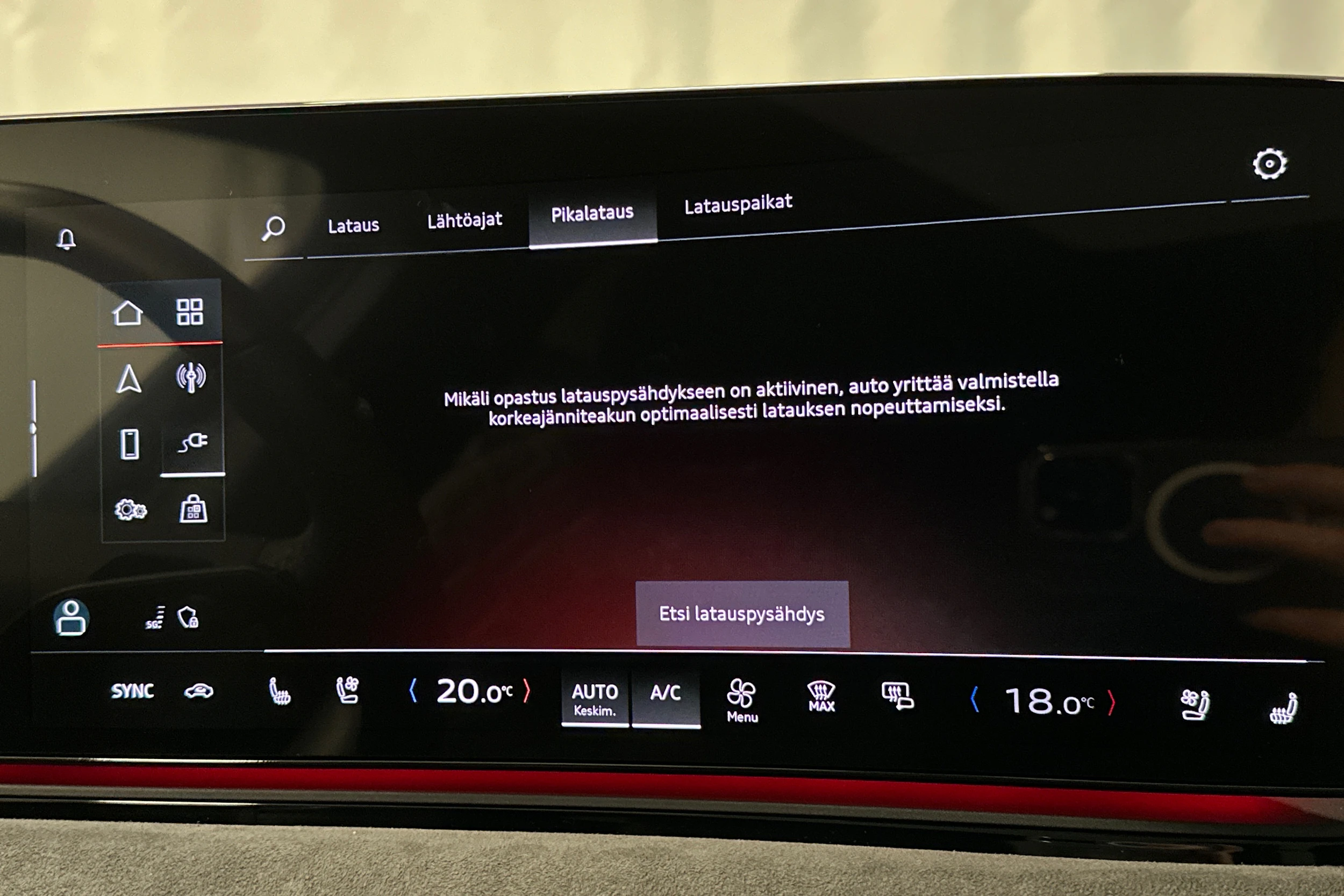 beige Audi S6 e-tron 2025 kuva 29.