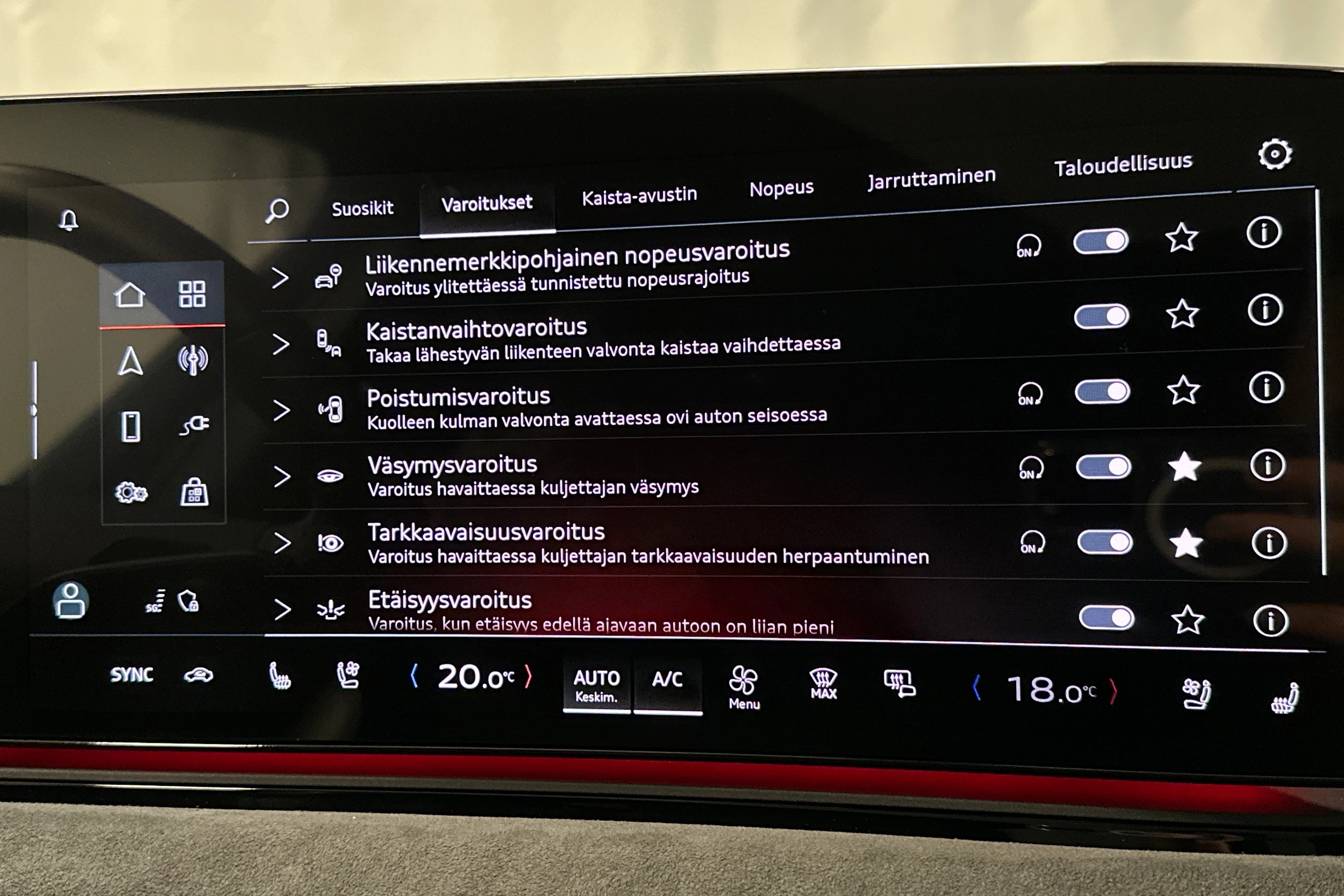 beige Audi S6 e-tron 2025 kuva 30.