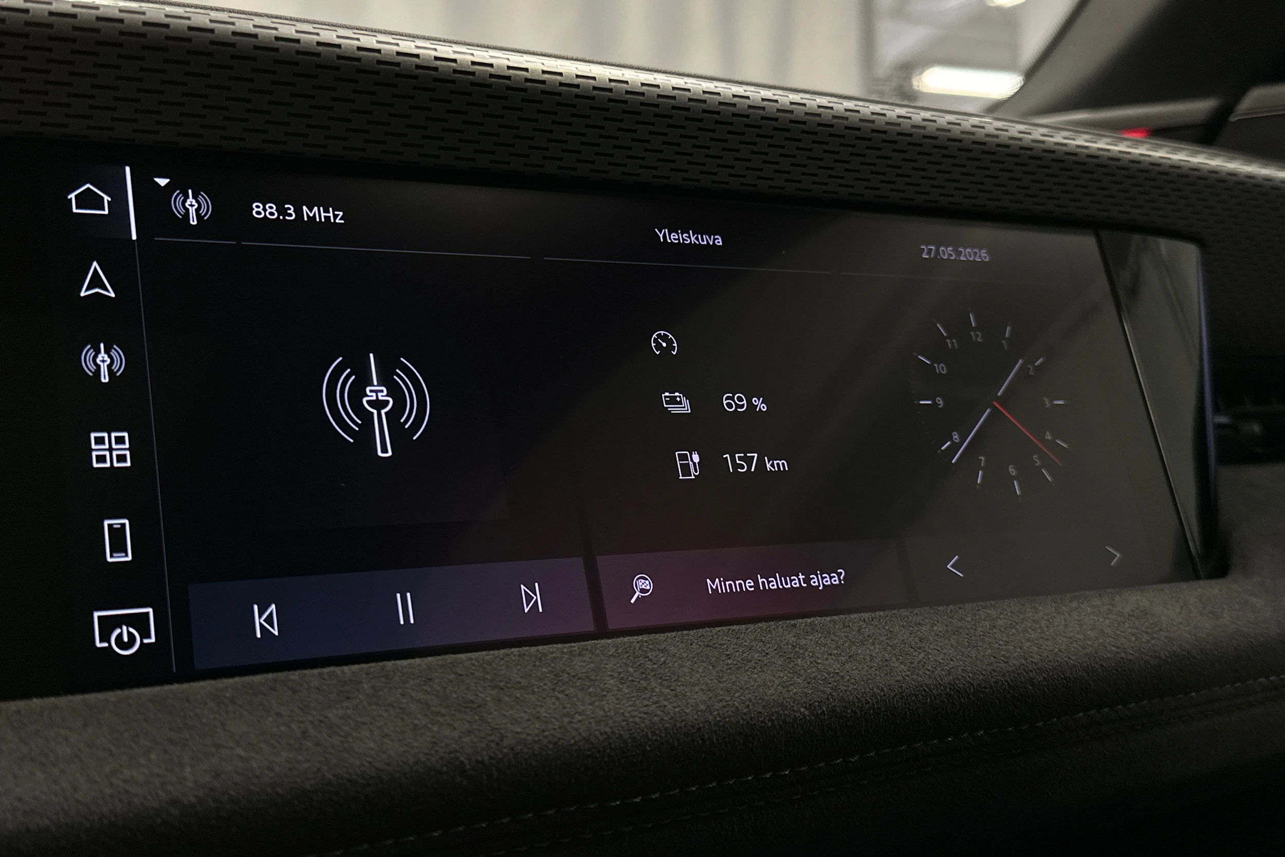 beige Audi S6 e-tron 2025 kuva 36.