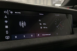 beige Audi S6 e-tron 2025 kuva 36.