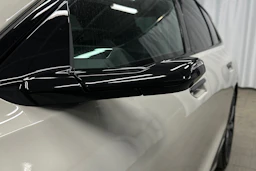 beige Audi S6 e-tron 2025 kuva 40.