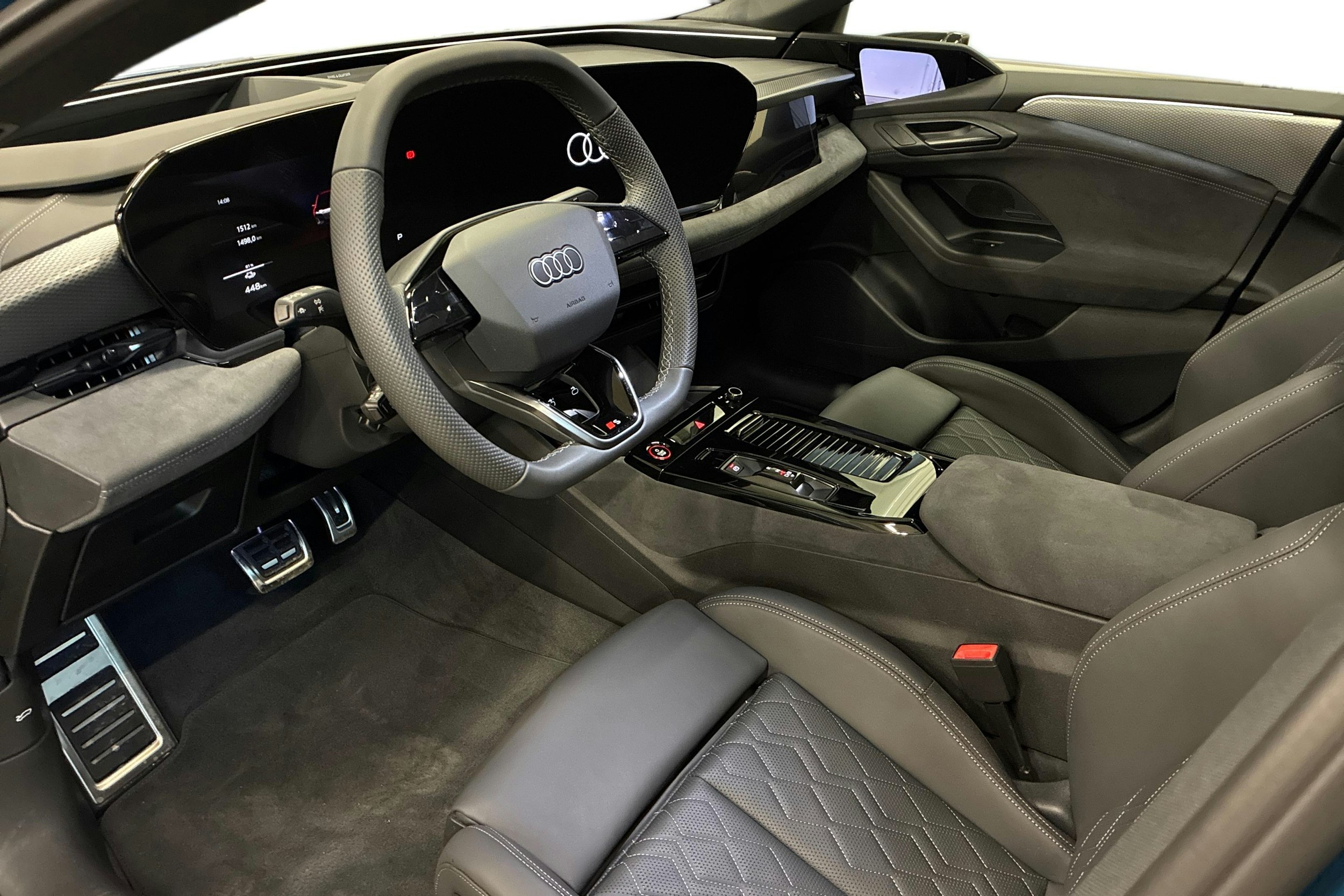 sininen Audi S6 e-tron 2025 kuva 6.