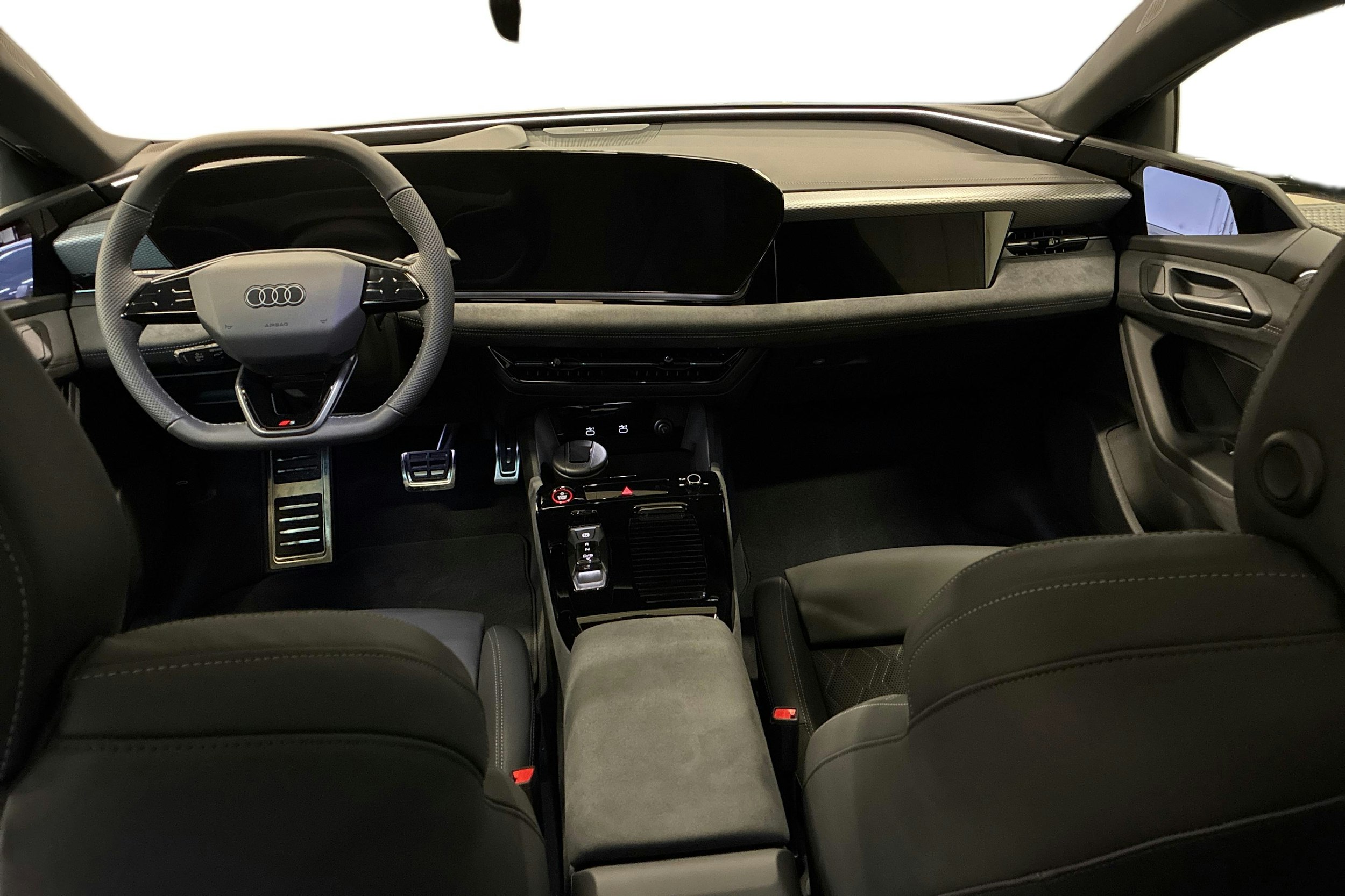 sininen Audi S6 e-tron 2025 kuva 7.