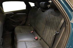 sininen Audi S6 e-tron 2025 kuva 8.