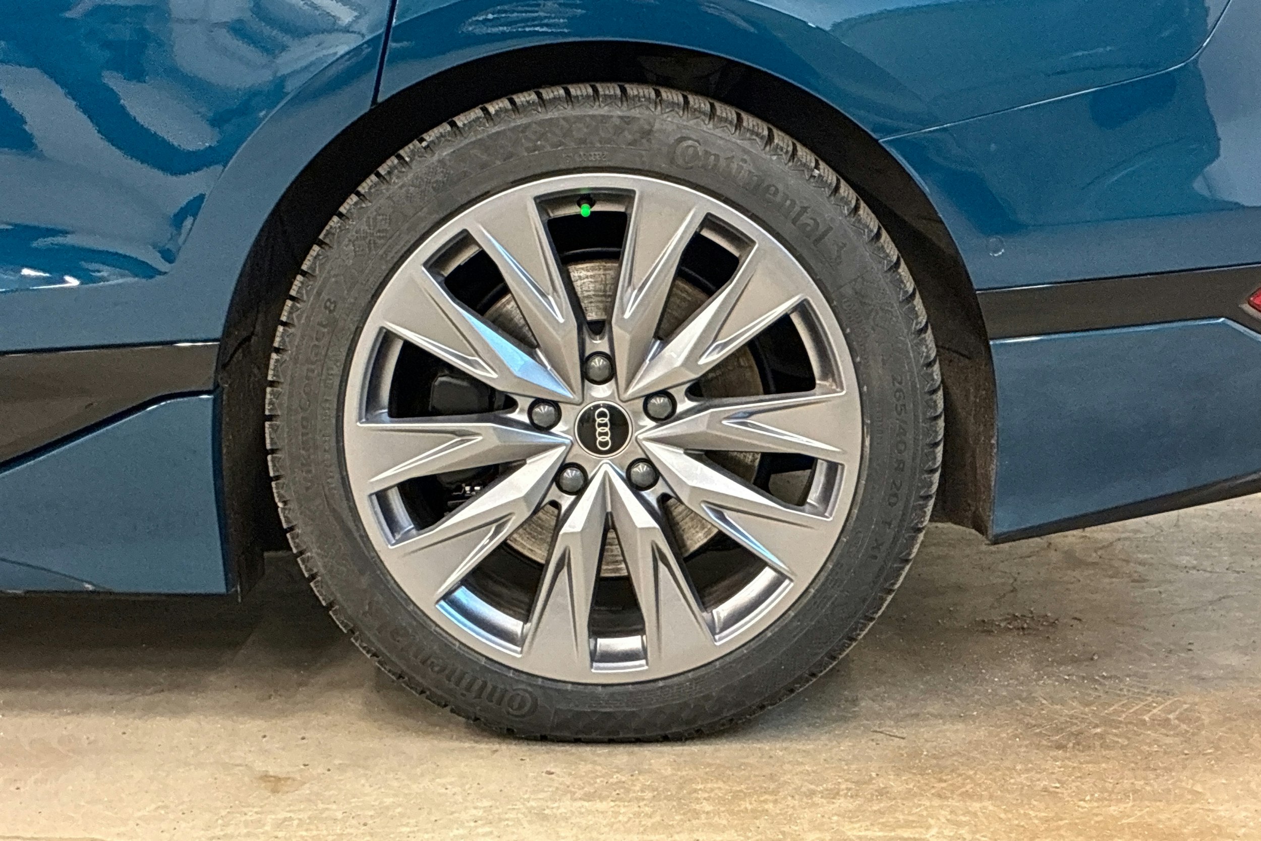 sininen Audi S6 e-tron 2025 kuva 10.