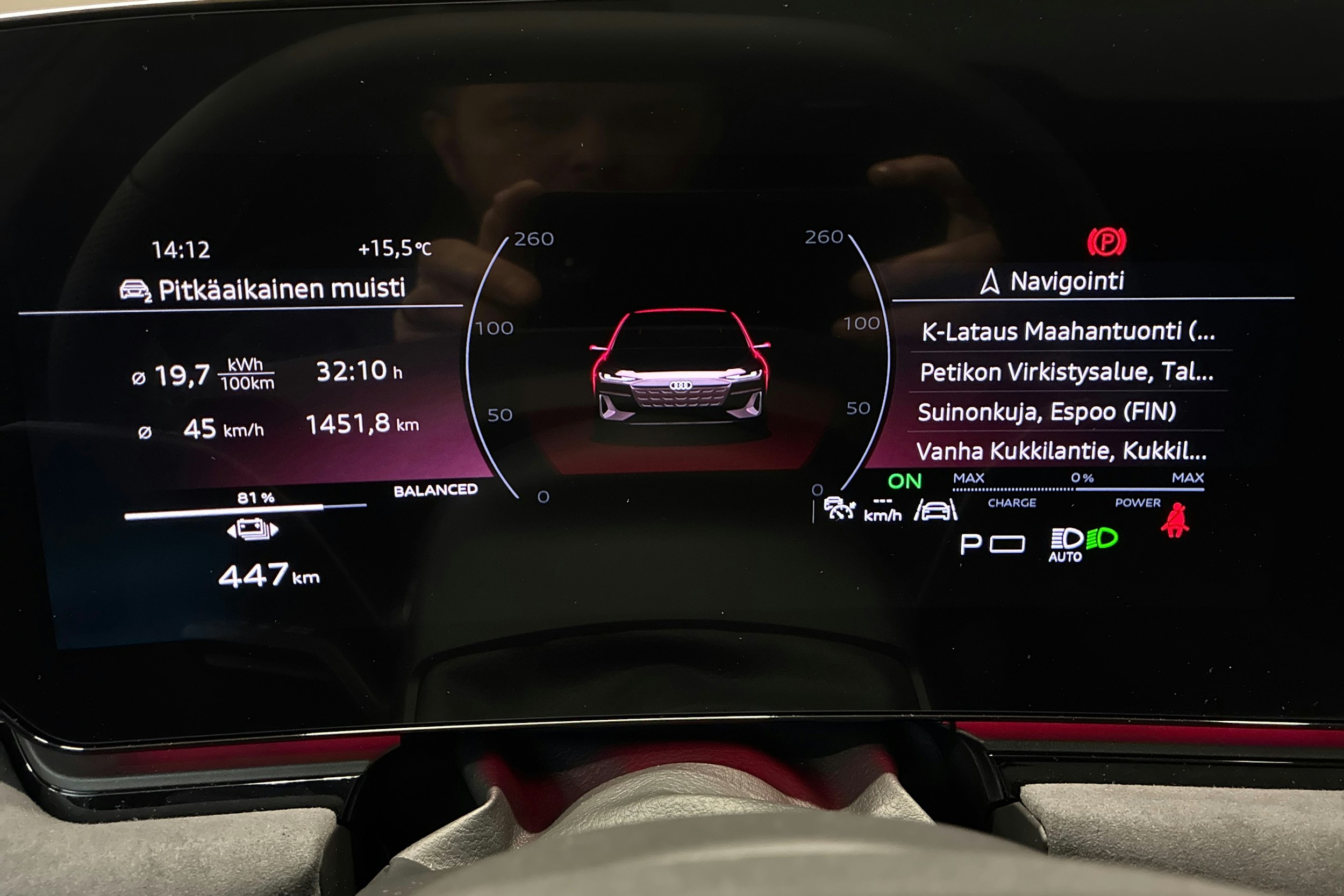 sininen Audi S6 e-tron 2025 kuva 11.